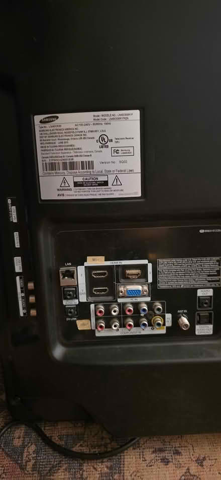 Photo of free 40 in Samsung TV with striations (Woburn cinemas rte 38) #2