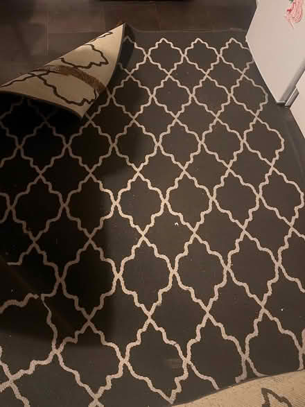 Photo of free Rug (Tooting Broadway) #1