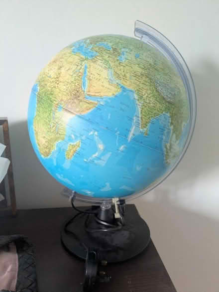 Photo of free Large faulty globe light (HA9 9h) #1
