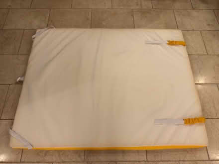 Photo of free eve sleep king size mattress topper (St John's TN13) #2
