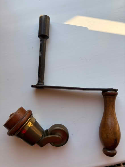 Photo of free Dining table (damaged) (Stoke Poges SL2) #3