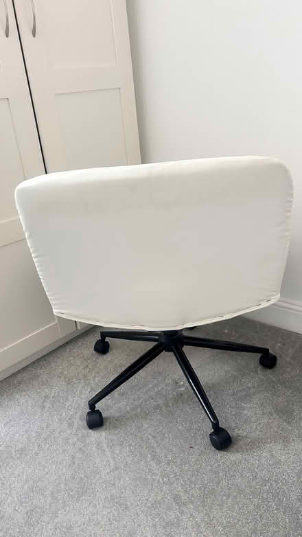 Photo of free White office chair (Shacklewell N16) #4