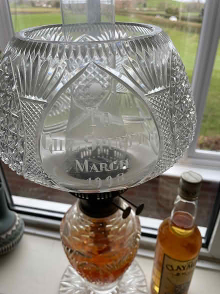 Photo of free Reproduction oil lamp, memorial engraved. (Wombourne WV5) #3