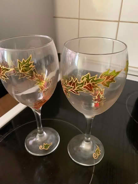 Photo of free 2 wine glasses (Bucknell SY7) #1