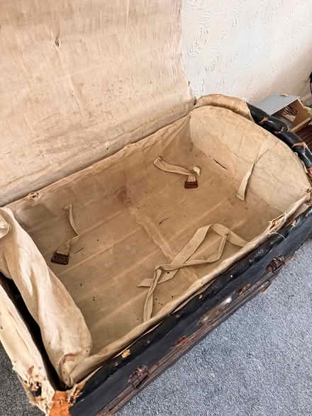 Photo of free Antique wicker and linen chest (Sonning Common RG4) #2