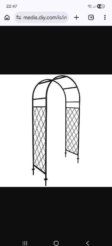 Photo of Metal garden arch (High Town LU2) #1