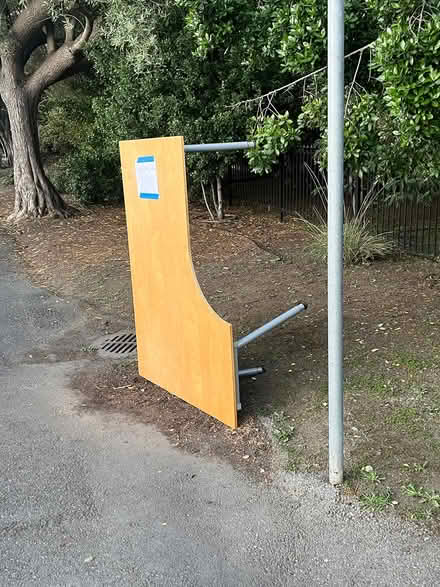 Photo of free Curb alert Desk height adjustable (Corner Rosita and springer MV) #1