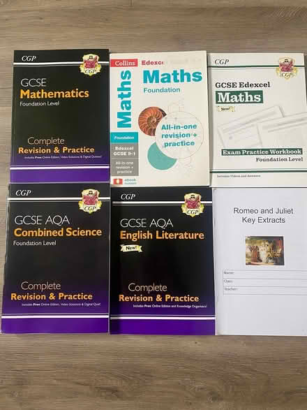 Photo of free GCSE Revision book (W4) #1