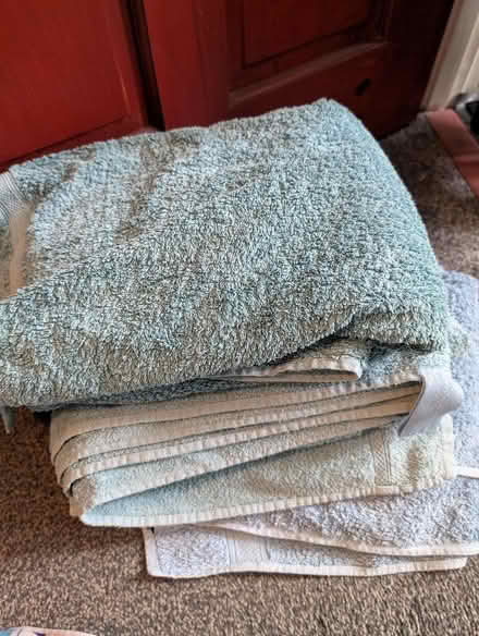 Photo of free Striped towel set + blue bath sheets /towels (Newhaven BN9) #1