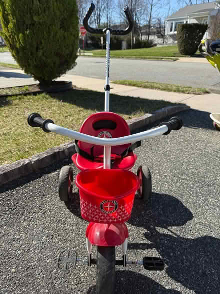 Photo of free Schwinn Tricycle 'Easy Steer' (Fair lawn) #1