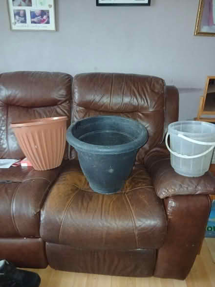 Photo of free Large Flower Pots (Goodmayes IG3) #1