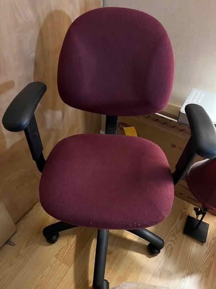 Photo of free Swivel office chair (Saratoga Village) #1