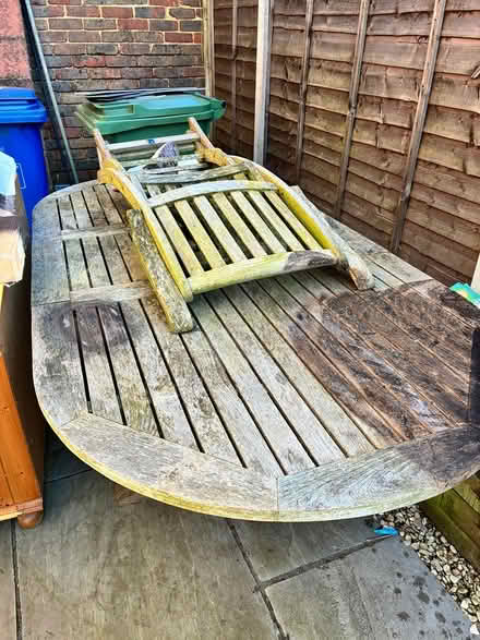 Photo of free Garden table and chairs (Priestwood RG42) #1