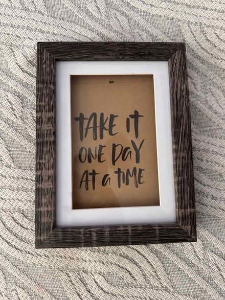 Photo of free Positive message picture frame (RG30, Reading West) #1