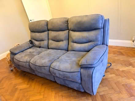 Photo of free 3 seater sofa (Bebington CH63) #1