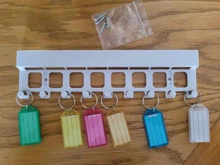 Photo of free Key Holder Organizer + Key Tag Identifiers (20874) #1