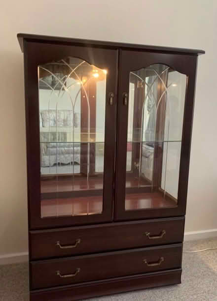 Photo of free Display cabinet (King's Hedges Ward CB4) #2