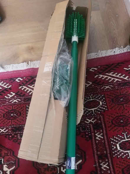 Photo of free Vikan brushes handle 60 cm (SE11) #1