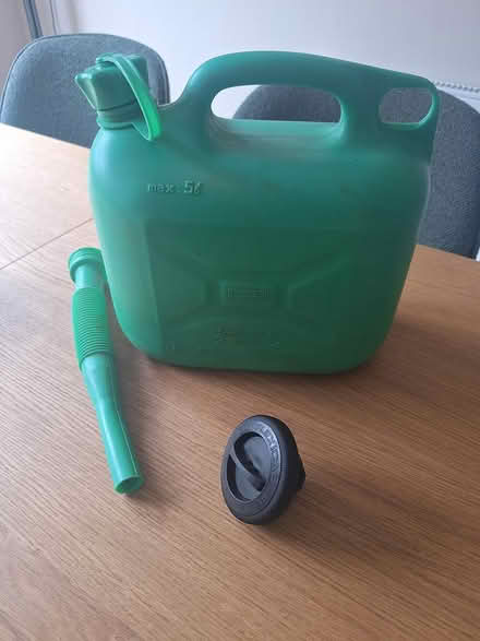 Photo of free Petrol cap and fuel can (Bedhampton PO9) #1