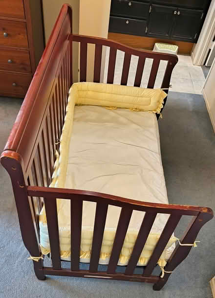 Photo of free Graco crib with mattress and sheets (Rancho Penasquitos) #1