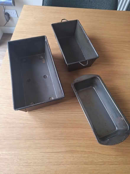 Photo of free 3 x old baking tins (Bedhampton PO9) #1