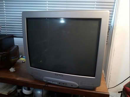 Photo of free CRT Hitachi TV + Set Top box (Highbury N5) #1