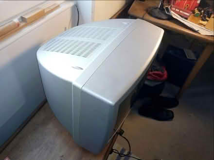 Photo of free CRT Hitachi TV + Set Top box (Highbury N5) #2