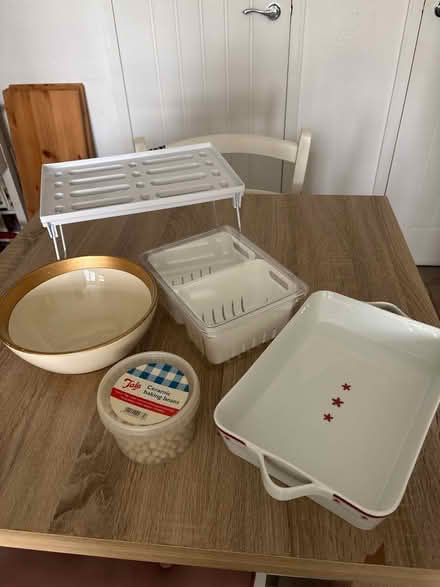 Photo of free Various kitchen items (UB5 6TX) #1