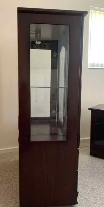 Photo of free Display cabinet (King's Hedges Ward CB4) #3