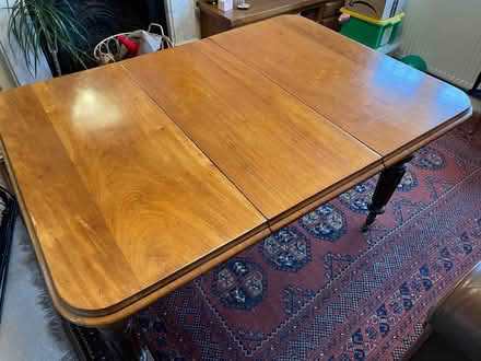 Photo of free Dining table (damaged) (Stoke Poges SL2) #1