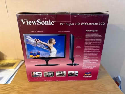 Photo of free ViewSonic 19" LCD Monitor (IP2) #2