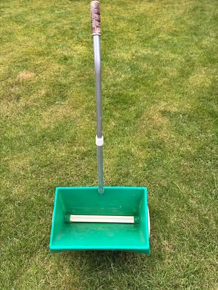 Photo of free Fisons lawn fertiliser spreader (Kenilworth CV8) #3