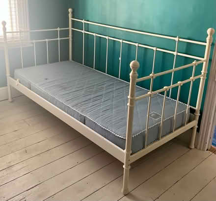 Photo of free Day bed with or without mattress (Brighton BN2) #1