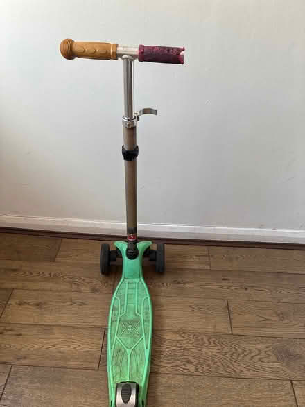 Photo of free Children’s scooter (Hitchin SG4) #2