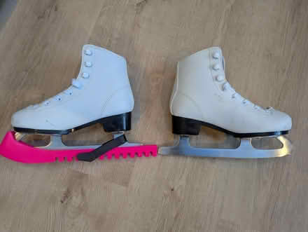 Photo of free Children's figure skates (Kenpshott RG22) #1