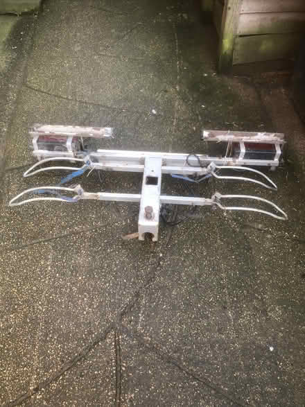 Photo of free Bike rack to go on a tow bar - up to three bikes (Greystones S11) #3