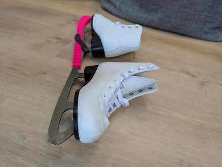 Photo of free Children's figure skates (Kenpshott RG22) #3