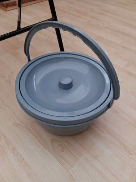 Photo of free Commode (Fort Pitt ME4) #4