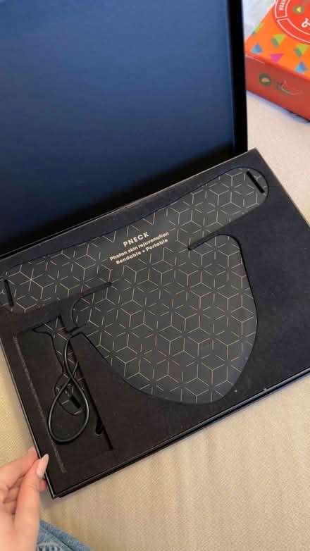 Photo of free Red light therapy mask (The Exchange LS12) #2