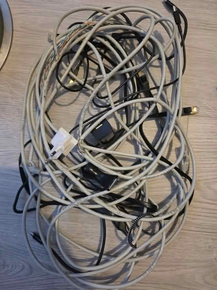 Photo of free Assorted cables and plugs (Thornton Heath CR7) #1