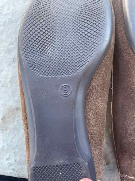 Photo of free Women’s shoes 9m (Oakland) #4