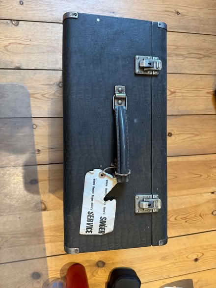 Photo of free Working vintage Singer electric sewing machine (Herne Hill SE24) #1