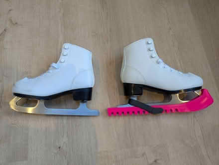 Photo of free Children's figure skates (Kenpshott RG22) #2