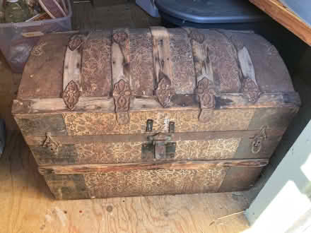 Photo of free old trunk (Mill Valley) #4