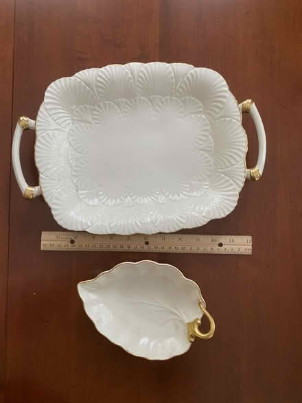 Photo of free China serving plates (Nr Fresh Pond & Mt Auburn Cem.) #1