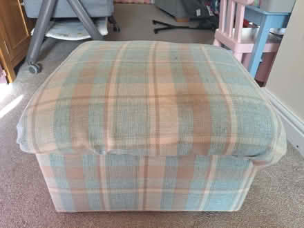 Photo of free Pouffe (Shap CA10) #1
