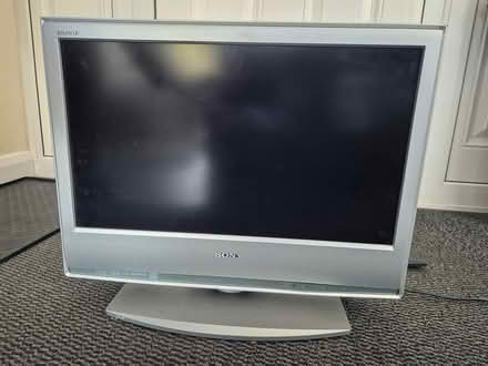 Photo of free 20" TV (partly working) (Fetcham / Bookham KT22) #1