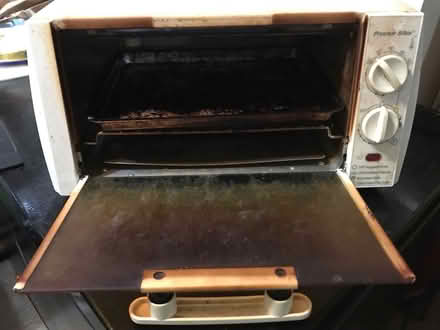 Photo of free Old Toaster Oven (Bronx, Ny) #2