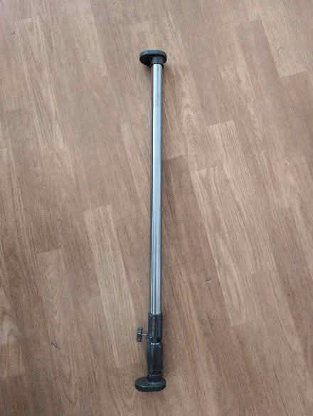 Photo of free Extendable curtain or hanging poles (Headington OX3) #1