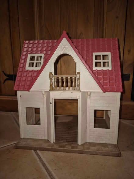 Photo of free Miniature Plastic Doll House (Knoxfield, near Anne Road) #1